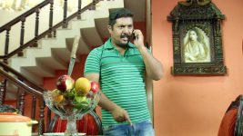 Deivam Thandha Veedu S20E02 Dinesh is Back! Full Episode