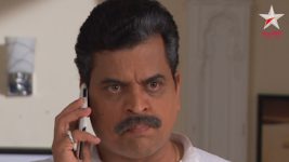 Durva S12E32 Vishwasrao bribes villagers Full Episode