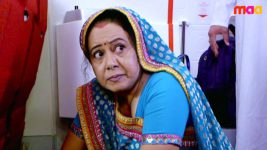 Eetaram Illalu S07E15 Santoshi Helps a Hostage Full Episode