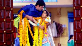 Eetaram Illalu S08E11 Sandhya, Surya are Happy Full Episode