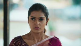 Idhayathai Thirudathey S01E1015 24th February 2022 Full Episode