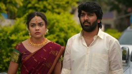 Idhayathai Thirudathey S01E215 4th December 2020 Full Episode