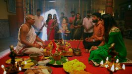 Idhayathai Thirudathey S01E569 19th June 2021 Full Episode