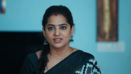 Idhayathai Thirudathey S01E917 24th December 2021 Full Episode