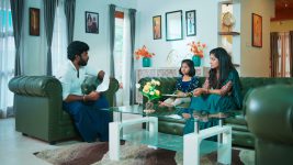 Idhayathai Thirudathey S01E977 2nd February 2022 Full Episode