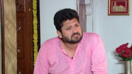 Koilamma S06E212 Manoj in Distress Full Episode