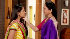 Lek Mazhi Ladki S04E35 Iravati and Meera's Strange Bond Full Episode