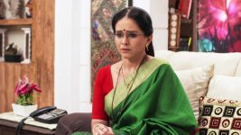 Lek Mazhi Ladki S07E23 Iravati Is Disturbed Full Episode