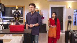 Lek Mazhi Ladki S08E02 Meera, Aditya Get Set To Leave Full Episode