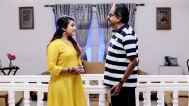 Maapillai S02E10 Senthil Waits For Jaya Full Episode