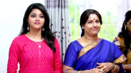 Maapillai S02E113 Parvathi, Divya Tease Senthil Full Episode