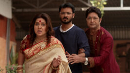 Ponchomi S01 E45 Kinjal, Family in Trouble?