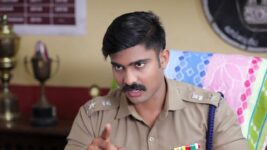 Sillunu Oru Kaadhal S01 E160 Surya warns the constable