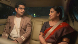 Aai Kuthe Kay Karte S01 E914 Ashutosh, Arundhati Share a Moment