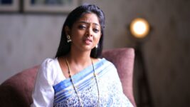 Lakshana S01 E420 Nakshtra decides to divorce Bhupati