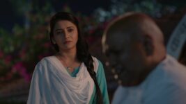 Tharala Tar Mag S01 E28 Sayali Consoles Madhubhau