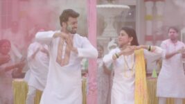 Tharala Tar Mag S01 E88 Arjun, Sayali's Holi Dance