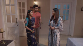 Tharala Tar Mag S01 E91 Arjun Comes to Sayali's Rescue