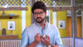 Thikpyanchi Rangoli S01 E469 A Task for Shashank