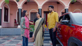 Madhuranagarilo (Star Maa) S01 E22 Radha Makes an Attempt