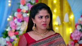 Brahma Mudi S01 E124 Kavya Senses Trouble