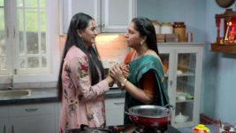 Aai Kuthe Kay Karte S01 E1038 Veena Opens Up to Arundhati