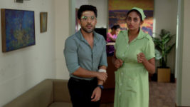 Gatchora S01 E552 Riddhiman Follows Dr. Rukmini