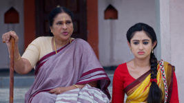 Yeda Loyallo Indradhanasu S01 E49 Amulya's Unexpected Call