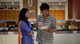 Gatchora S01 E572 Rukmini, Riddhiman Share a Moment