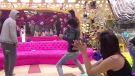 Bigg Boss (Colors tv) S09 E41 Biggboss takes contestants' case