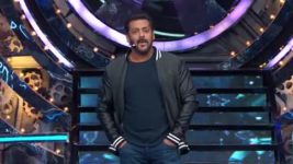 Bigg Boss (Colors tv) S11 E43 Bigg Boss