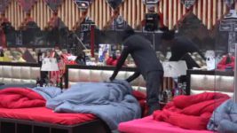 Bigg Boss (Colors tv) S11 E46 A royal role play