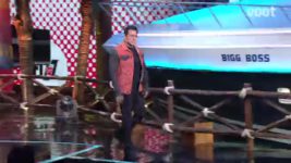 Bigg Boss (Colors tv) S12 E20 Salman gives a stern warning