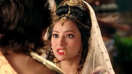 Chandira Nandhini S04 E12 Chandra, Nandhini Leave The Palace