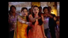 Miley Jab Hum Tum S01 E03 Gunjan falls into the pool