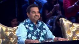 Rising Star S03 E08 Sunday Ke rang, Kalank team Ke sang!