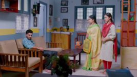 Antarapata S01 E81 Sushanth chooses Aradhana's Saree