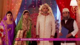 Beintehaa S01 E201 Zain tells Aaliya that Rehan is fraud