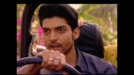 Geet Hui Sabse Parayi S01 E26 Maan carries Geet in his arms