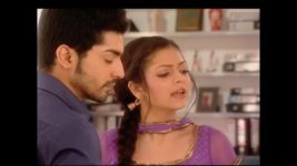 Geet Hui Sabse Parayi S03 E23 Maan and Geet share a kitchen