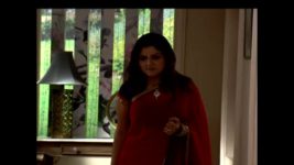 Bodhuboron S03E21 Jhilmil is given the jewellery Full Episode