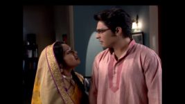 Bodhuboron S10E16 Indira raises Oli's morale Full Episode