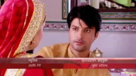 Diya Aur Baati Hum S08E08 Santosh agrees to install the TV Full Episode