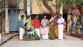 Pandian Stores S01E451 Dhanam, Family Visit the Temple Full Episode