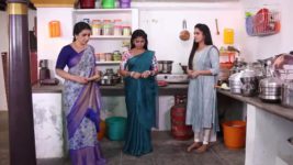 Pandian Stores S01E956 Malli Insults Moorthy's Family Full Episode