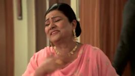 Yeh Hai Mohabbatein S18E07 Santosh slaps Raman Full Episode