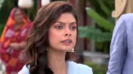 Love Biye Aaj Kal S01 E75 Mrittika Spies on Shraban