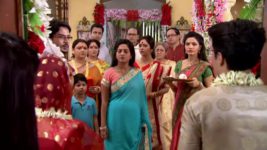 Bodhuboron S15E48 Abhro doesn't trust Jhilmil Full Episode