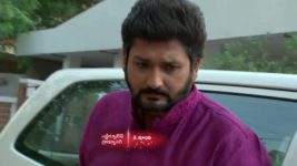 Koilamma S04E48 Manoj Seeks Kathyayini's Help Full Episode