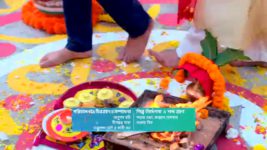 Tumi Ashe Pashe Thakle S01 E01 Deb, Paro's Fateful Story